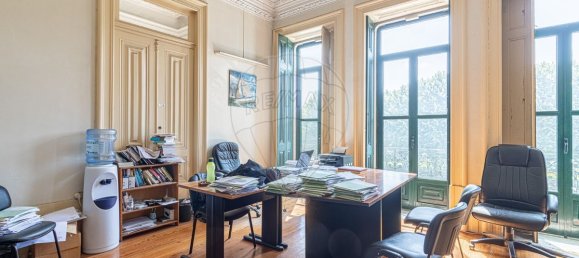 Здание с 9 спальнями в Виана ду Каштелу, Португалия № 128590 12