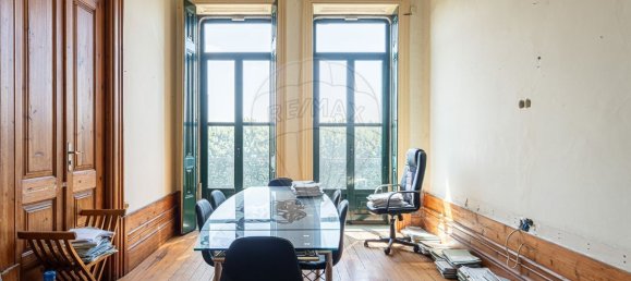 Здание с 9 спальнями в Виана ду Каштелу, Португалия № 128590 16