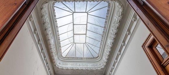 Здание с 9 спальнями в Виана ду Каштелу, Португалия № 128590 15