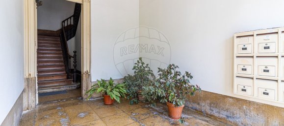 Здание с 9 спальнями в Виана ду Каштелу, Португалия № 128590 2