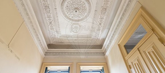 Здание с 9 спальнями в Виана ду Каштелу, Португалия № 128590 11