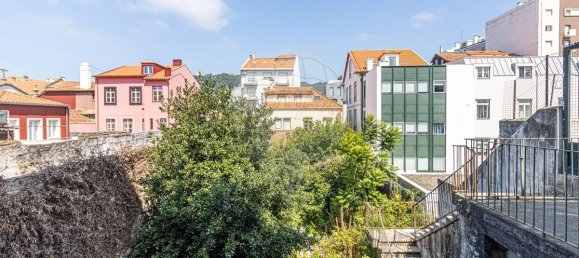 Здание с 9 спальнями в Виана ду Каштелу, Португалия № 128590 7