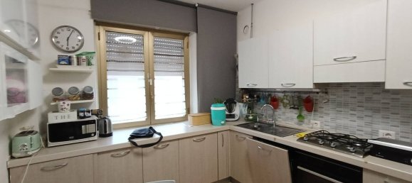 3 bedrooms Apartment in Terni, Italy No. 316883 4