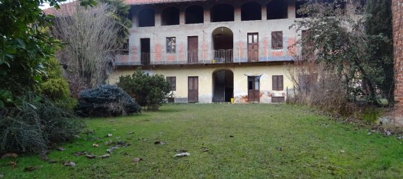 12 rooms Villa in Foglizzo, Italy No. 5149 26
