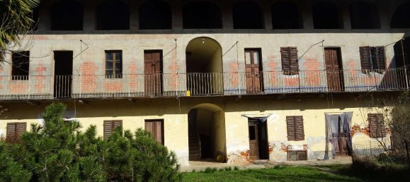 12 rooms Villa in Foglizzo, Italy No. 5149 3
