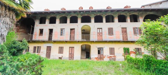 12 rooms Villa in Foglizzo, Italy No. 5149 2
