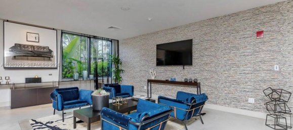 2 dormitorios propiedad comercial en alquiler en Miami, Miami-Dade, Florida, USA № 615569 2