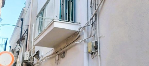 3 bedrooms House in Triggiano, Italy No. 377955 5