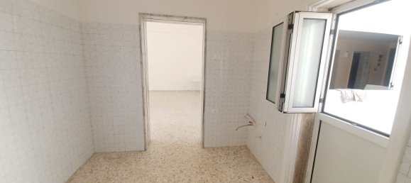 3 bedrooms House in Triggiano, Italy No. 377955 17