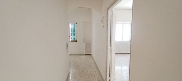 3 bedrooms House in Triggiano, Italy No. 377955 7