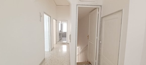 3 bedrooms House in Triggiano, Italy No. 377955 6