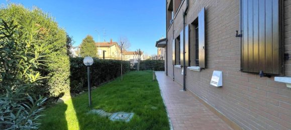 5-Zimmer Wohnung in Soliera, Italy, Nr. 36268 8