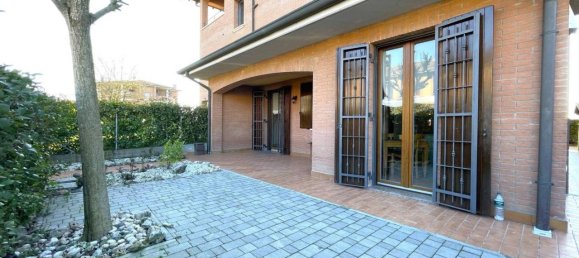 5-Zimmer Wohnung in Soliera, Italy, Nr. 36268 2