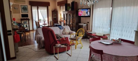 Квартира с 3 комнатами в Кремона, Италия № 70019 5