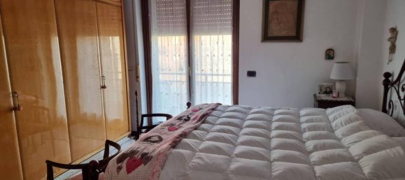 Квартира с 3 комнатами в Кремона, Италия № 70019 15