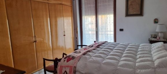 Квартира с 3 комнатами в Кремона, Италия № 70019 14