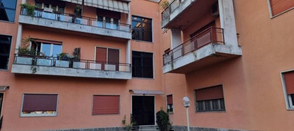 Квартира с 3 комнатами в Кремона, Италия № 70019 2