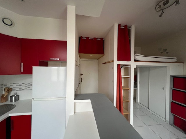 Studio in Tours, France No. 47969