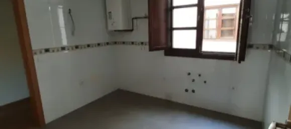 2 bedrooms Apartment in Leon, Spain No. 110454 2