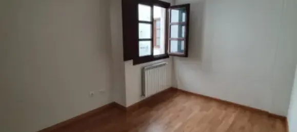 2 bedrooms Apartment in Leon, Spain No. 110454 3