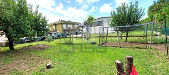3 bedrooms Villa in Codogno, Italy No. 347597 4