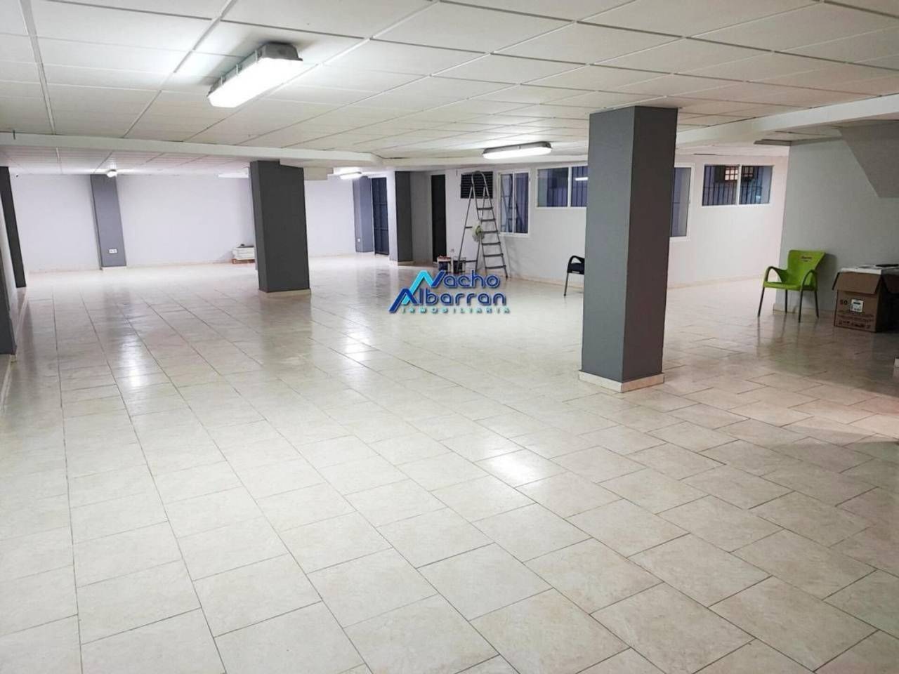 Propriété commerciale à Badajoz, Spain 260m² No. 147656
