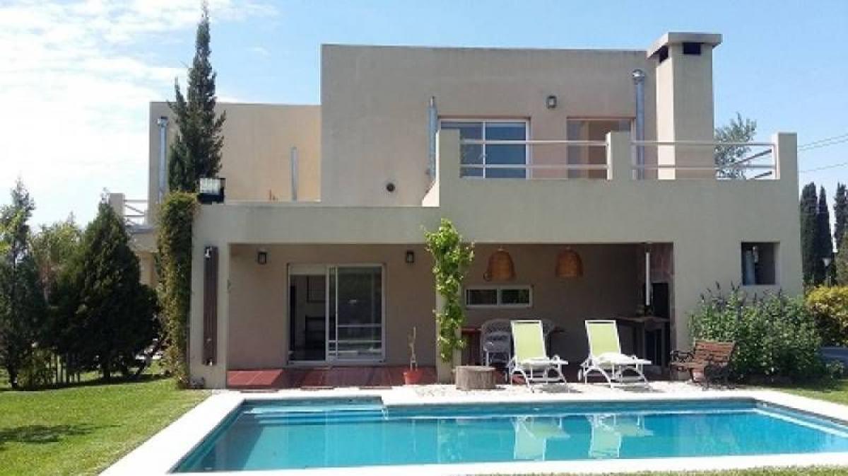 Дом с 3 спальнями в Эскобар, Аргентина № 451