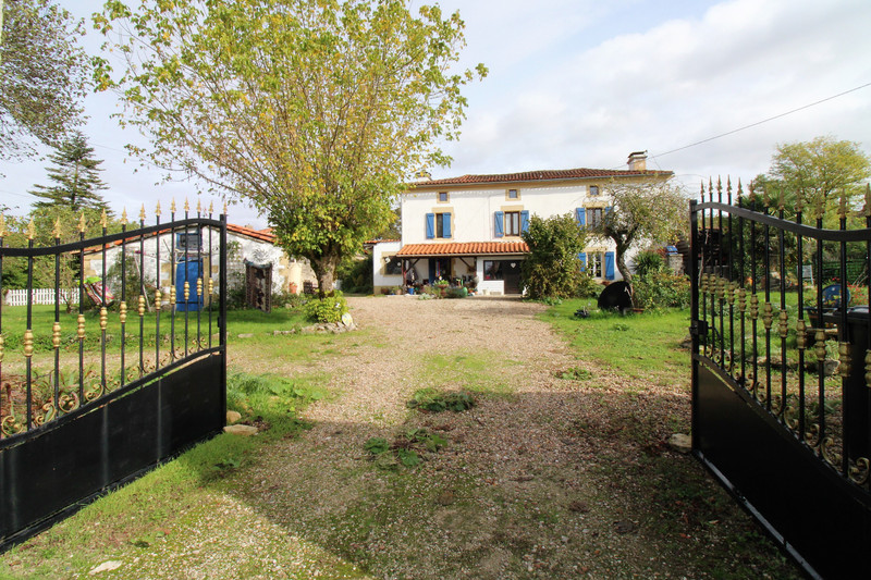 4 Schlafzimmer Haus in Fontenille, France, Nr. 108671