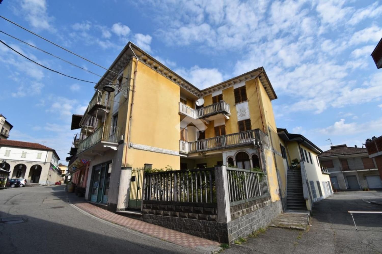 10 غرف نوم منزل في Azeglio, Italy رقم 397937