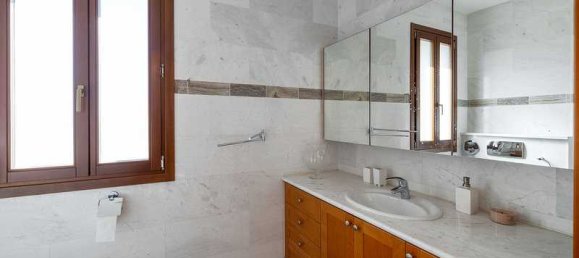 5 bedrooms House in Paphos, Cyprus No. 16211 13