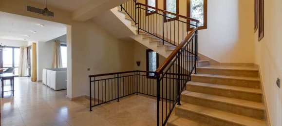 5 bedrooms House in Paphos, Cyprus No. 16211 6