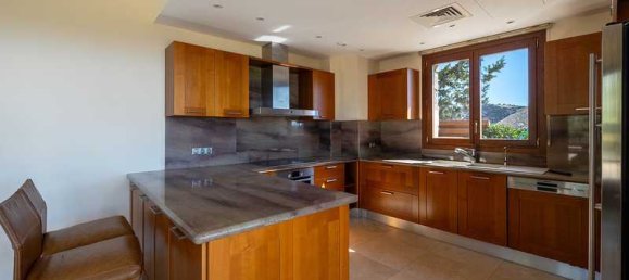 5 bedrooms House in Paphos, Cyprus No. 16211 9