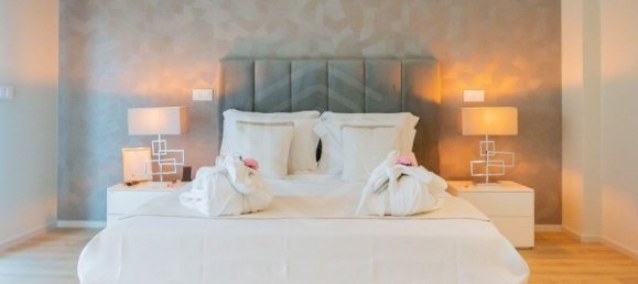 8 bedrooms House in Quarteira, Portugal No. 93314 13