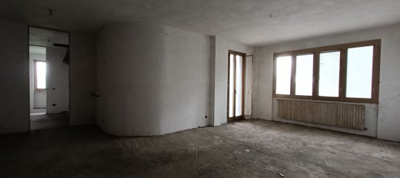 1860m² Warehouse in Suno, Italy No. 139401 4