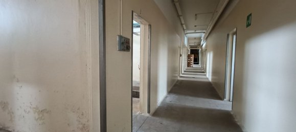 1860m² Warehouse in Suno, Italy No. 139401 3