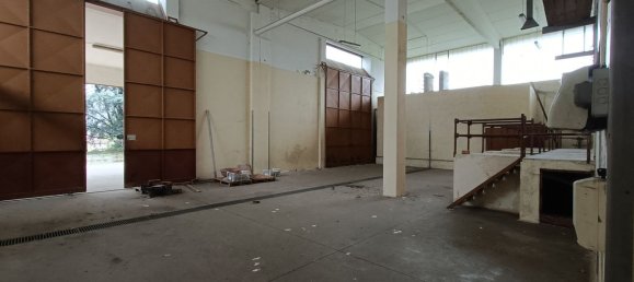 1860m² Warehouse in Suno, Italy No. 139401 16