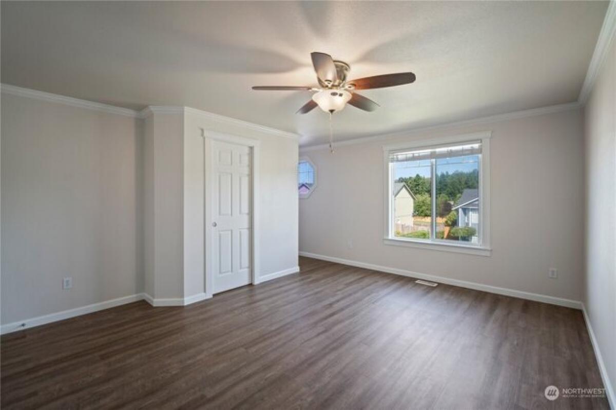 4 bedrooms House in Spanaway, USA No. 439876