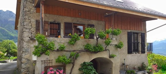 2 bedrooms House in Saint-Pierre-d'Albigny, France No. 191163 6