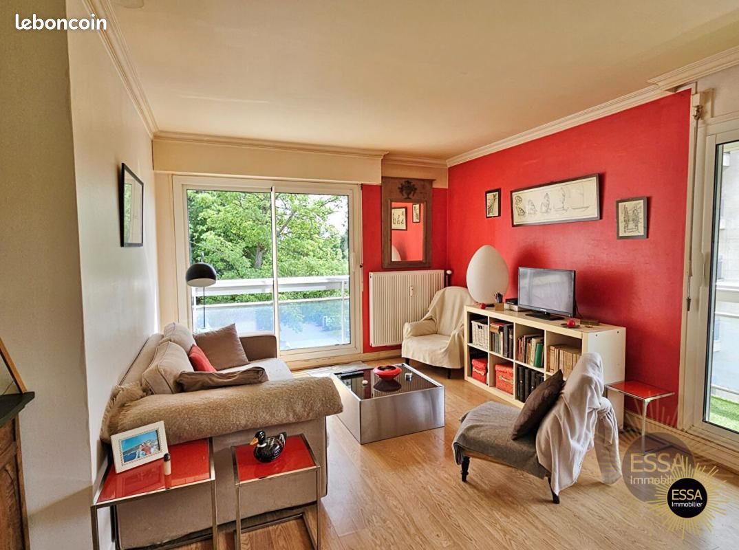 2 bedrooms Apartment in Bailly, France No. 325889