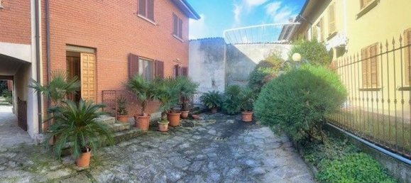 6 chambres Maison à Belgioioso, Italy No. 364837 2