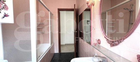 3 rooms Apartment in Genoa, Italy No. 173354 34