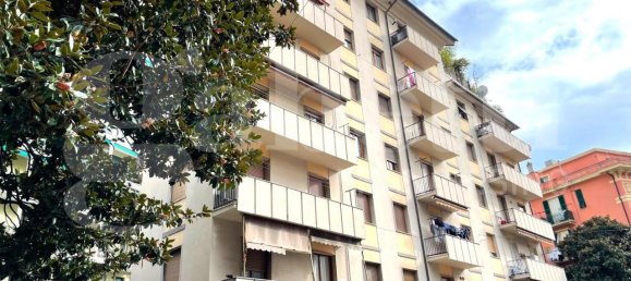 3 rooms Apartment in Genoa, Italy No. 173354 5