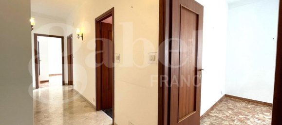 3 rooms Apartment in Genoa, Italy No. 173354 12