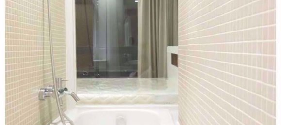 Кондоминиум  с 1 спальней в Патхум Ван, Таиланд № 10150 8