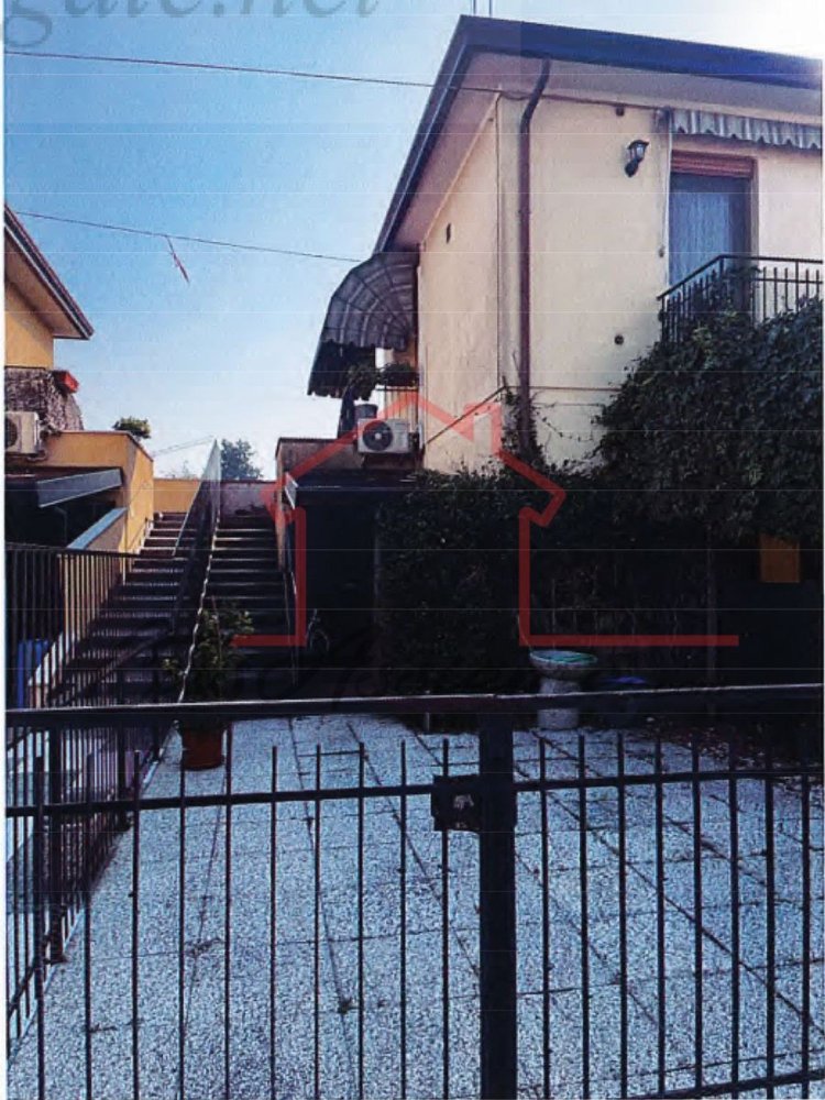 4 rooms Apartment in Piombino Dese, Italy No. 16170