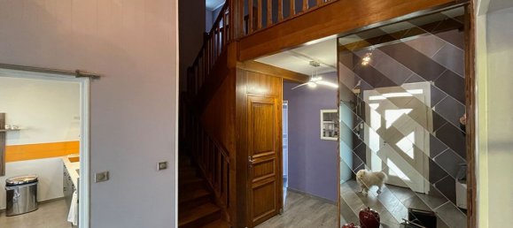 4 bedrooms House in Bondy, France No. 129868 8