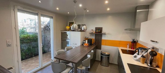 4 bedrooms House in Bondy, France No. 129868 7