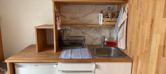 Studio in Paris, France No. 327822 3