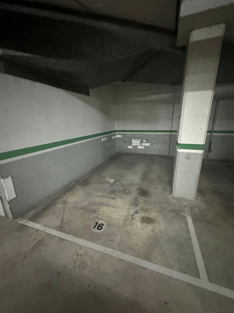  مرآب في Gava, Spain 17متر مربع رقم 136689