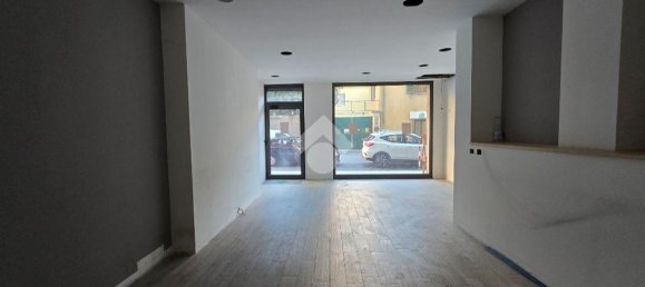 Коммерческая недвижимость с 2 комнатами в Генуя, Италия № 42410 18